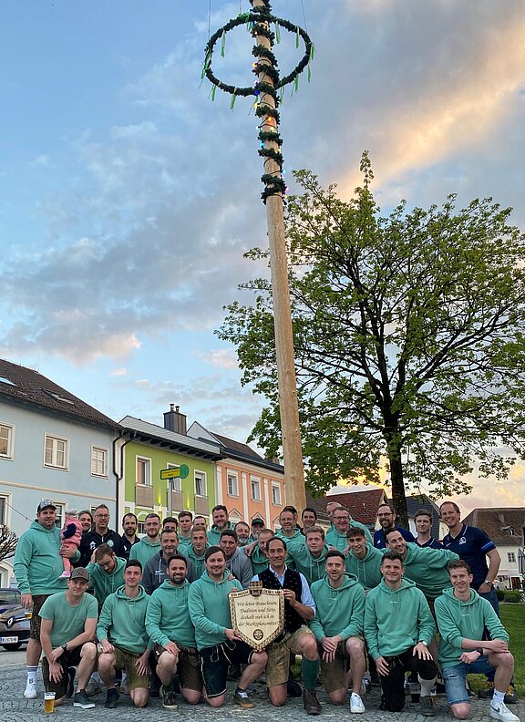 Maibaumaufstellen